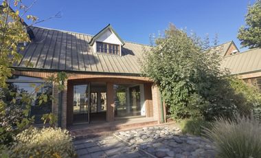 Casa Comercial en Arriendo Plena Avenida Chicureo