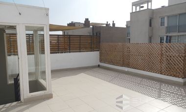 Departamento en venta con estacionamiento y azotea privada Santiago