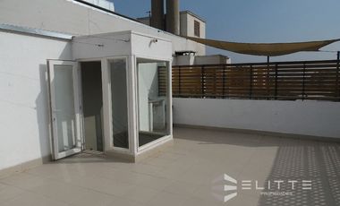 Departamento en venta con estacionamiento y azotea privada Santiago