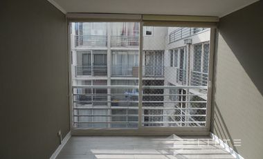 Departamento en venta con estacionamiento y azotea privada Santiago