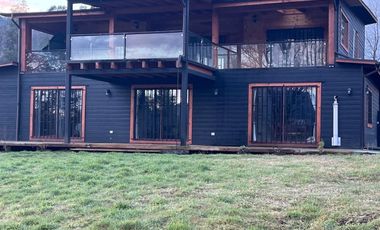 Casa En Venta De 5 Dorm. Camino Lican Ray , Coñaripe