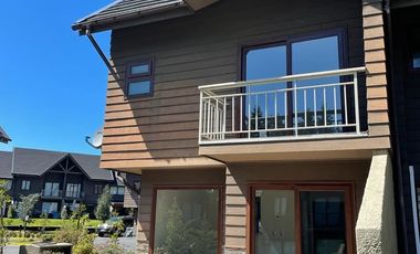Casa En Venta De 3 Dorm. En Pucón Condominio Alicura