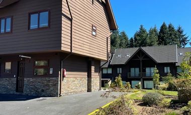 Casa En Venta De 3 Dorm. En Pucón Condominio Alicura