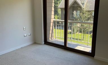 Casa En Venta De 3 Dorm. En Pucón Condominio Alicura