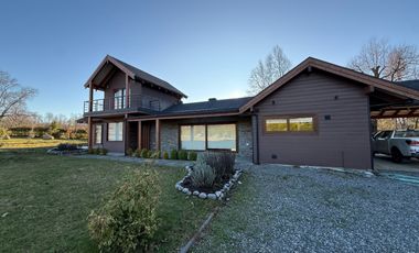 Casa En Venta De 5 Dorm. En Condominio Canto Del Estero