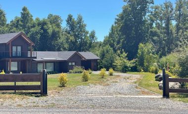 Casa En Venta De 5 Dorm. En Condominio Canto Del Estero