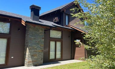 Casa En Venta De 5 Dorm. En Condominio Canto Del Estero