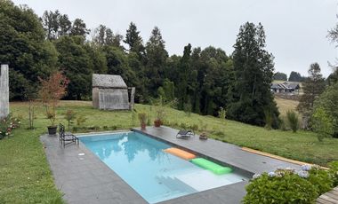 Casa En Venta De 5 Dorm. En Pucón Condominio Canto Del Lago