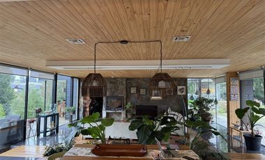 Casa En Venta De 5 Dorm. En Pucón Condominio Canto Del Lago