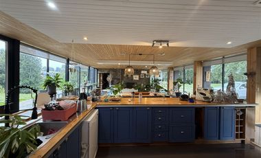 Casa En Venta De 5 Dorm. En Pucón Condominio Canto Del Lago