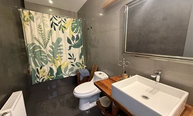 Casa En Venta De 5 Dorm. En Pucón Condominio Canto Del Lago