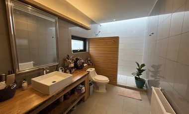 Casa En Venta De 5 Dorm. En Pucón Condominio Canto Del Lago