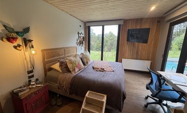 Casa En Venta De 5 Dorm. En Pucón Condominio Canto Del Lago