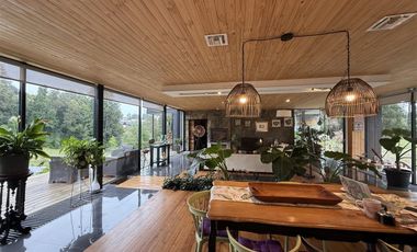 Casa En Venta De 5 Dorm. En Pucón Condominio Canto Del Lago