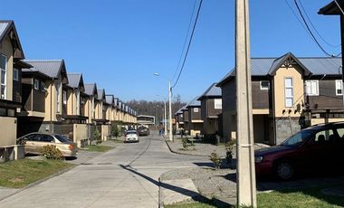 Casa En Venta De 3 Dorm. En Pucón