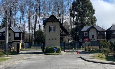 Casa En Venta De 3 Dorm. En Pucón