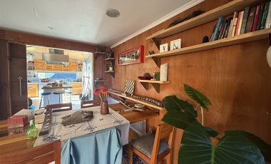 Venta De Casa Sobre Viña En Parcela Vista Al Lago + 3 Ca