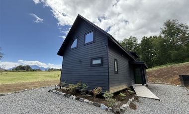 Casa En Venta De 4 Dorm. En Pucón Sector Candelaria