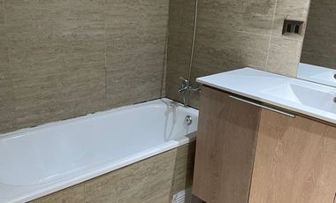 Casa en arriendo c/ estacionamiento en Camino al Volcán