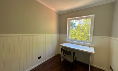 Casa en arriendo c/ estacionamiento en Camino al Volcán