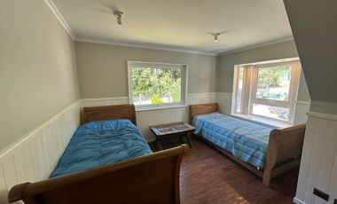 Casa en arriendo c/ estacionamiento en Camino al Volcán