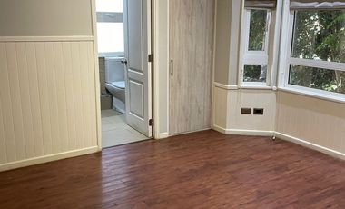 Casa en arriendo c/ estacionamiento en Camino al Volcán