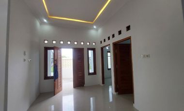 Rumah Baru Gress Cantik Bonus Pagar Canopi di Karangasem Solo Kota