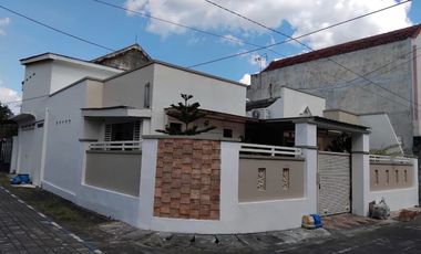 Rumah hook asri siap huni danau sawojajar malang