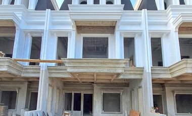 Jual Rumah American Classic Dalam Townhouse  Dekat Cilandak Jakaarta