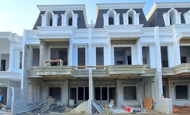 Jual Rumah American Classic Dalam Townhouse  Dekat Cilandak Jakaarta