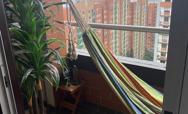 Venta Apartamento Loma de los Bernal. Medellin