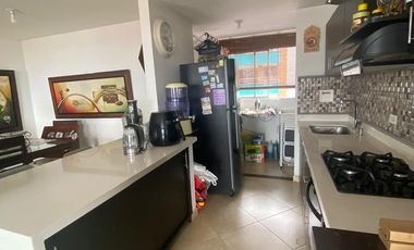 Venta Apartamento Loma de los Bernal. Medellin