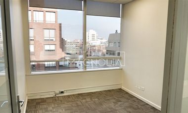 Oficina en Arriendo en A pasos del Metro Los Leones