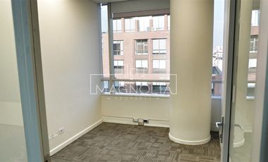 Oficina en Arriendo en A pasos del Metro Los Leones