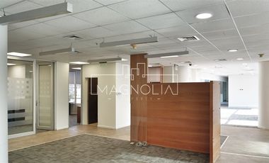 Oficina en Arriendo en A pasos del Metro Los Leones