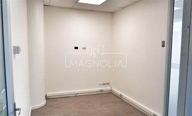 Oficina en Arriendo en A pasos del Metro Los Leones