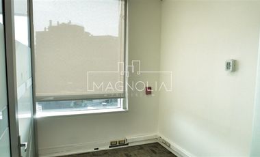 Oficina en Arriendo en A pasos del Metro Los Leones