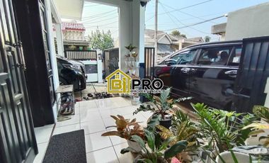 Di Jual Cepat Rumah 2 Lantai klasik Cilangkap Tapos Depok