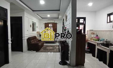 Di Jual Cepat Rumah 2 Lantai klasik Cilangkap Tapos Depok