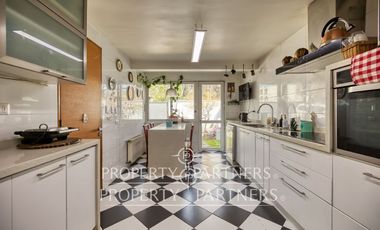 Linda y acogedora casa en Los dominicos antiguos