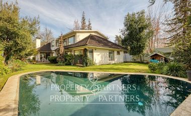 Linda y acogedora casa en Los dominicos antiguos