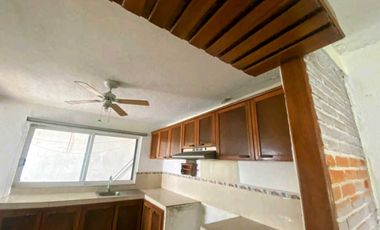 VENTA DE CASA EN FRACCIONAMIENTO LAS FINCAS JIUTEPEC