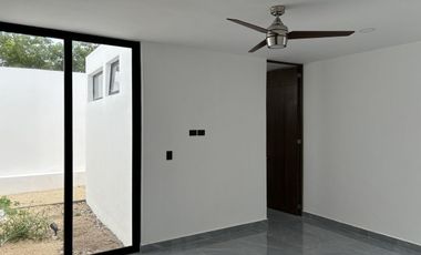 CASA EN VENTA DE UNA PLANTA EN PRIVADA FIORA, CONKAL, ENTREGA INMEDIATA.