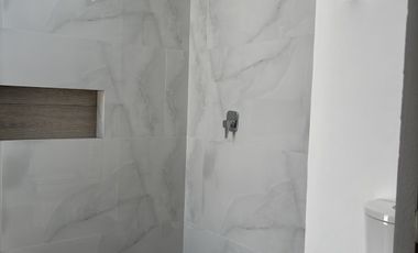 CASA EN VENTA DE UNA PLANTA EN PRIVADA FIORA, CONKAL, ENTREGA INMEDIATA.