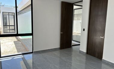 CASA EN VENTA DE UNA PLANTA EN PRIVADA FIORA, CONKAL, ENTREGA INMEDIATA.