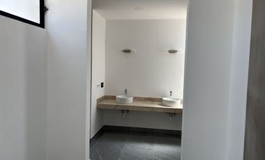 CASA EN VENTA DE UNA PLANTA EN PRIVADA FIORA, CONKAL, ENTREGA INMEDIATA.