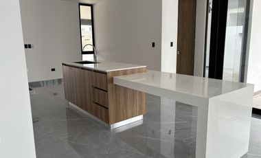 CASA EN VENTA DE UNA PLANTA EN PRIVADA FIORA, CONKAL, ENTREGA INMEDIATA.