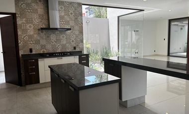 CASA EN RENTA EN FRACC. VISTA HORIZONTE