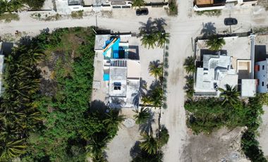 Casa en venta en 2da Fila y en esquina en Telchac Puerto