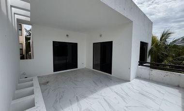 Casa de 4 recámaras en Venta en San Benito en Segunda Fila